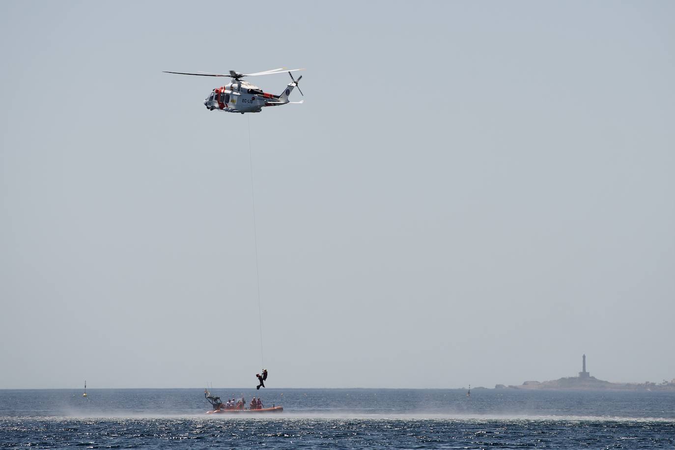 Fotos: Rescate por mar y aire en Isla Grosa