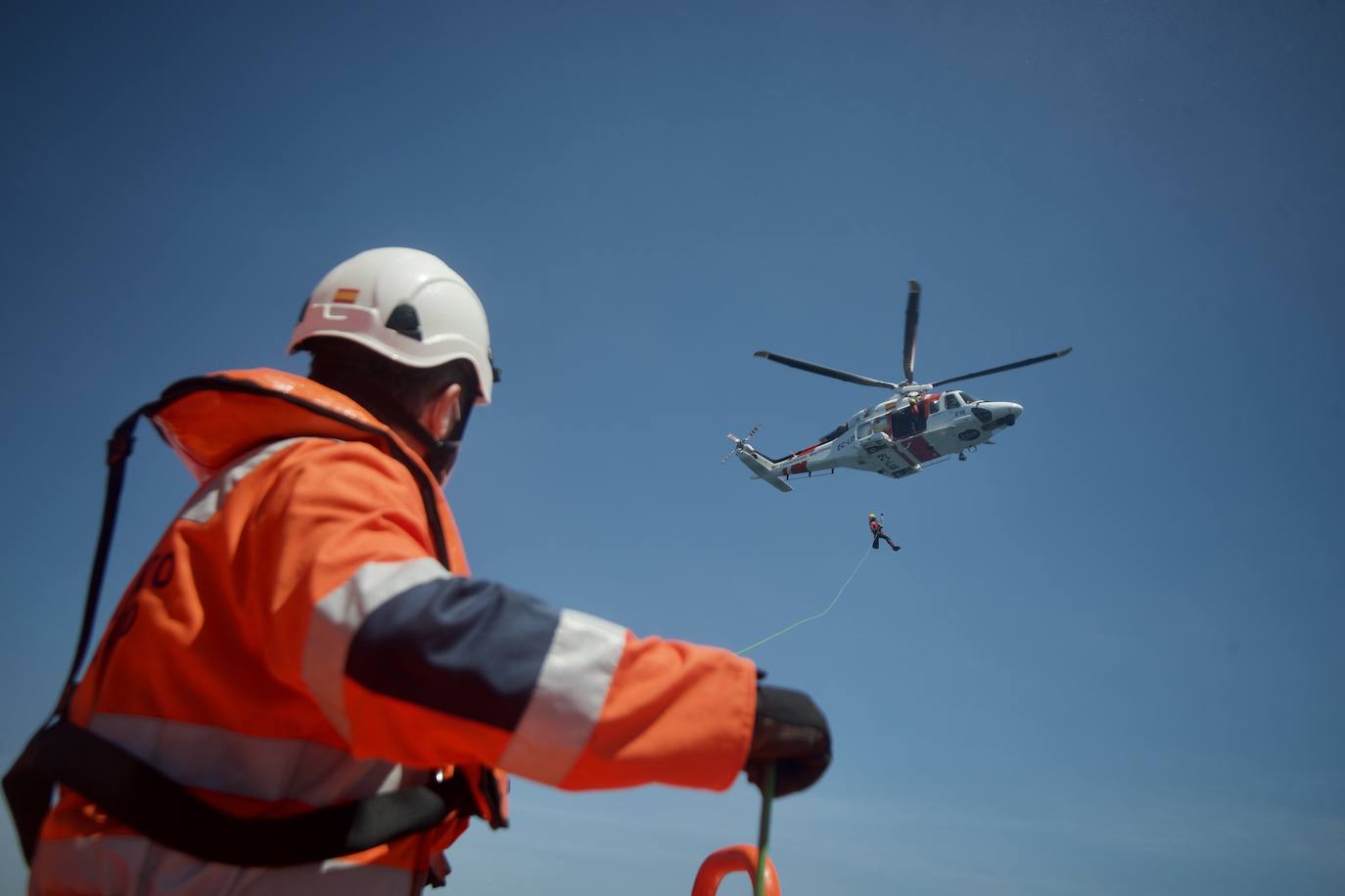 Fotos: Rescate por mar y aire en Isla Grosa
