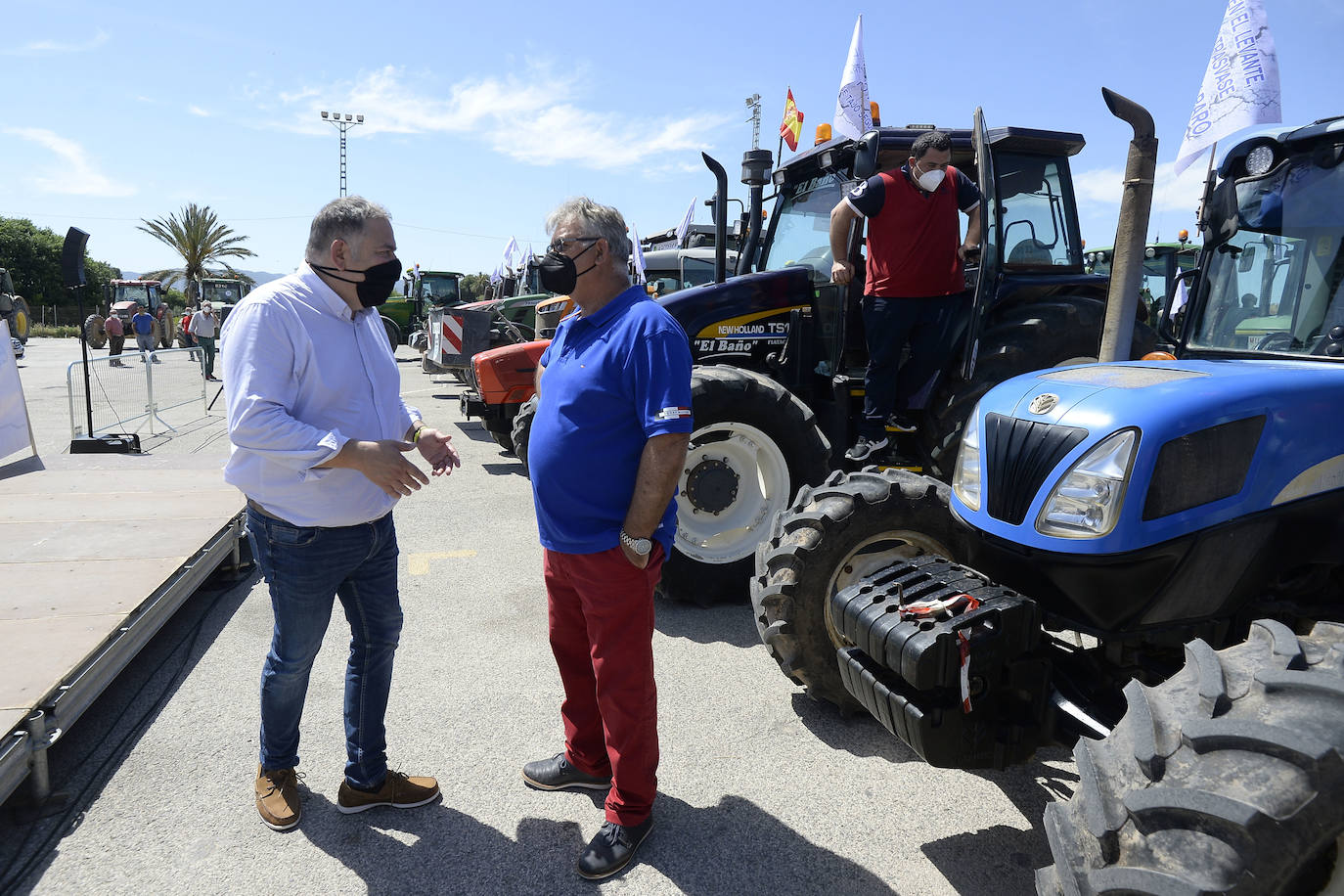 Fotos: Tractorada en favor del Trasvase llevada a cabo en Alcantarilla