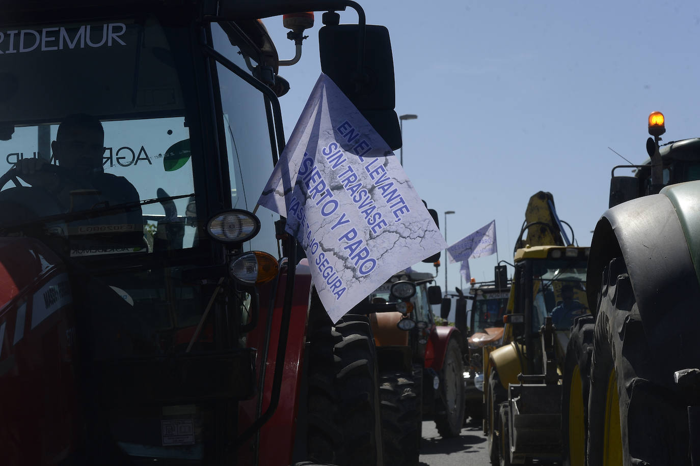 Fotos: Tractorada en favor del Trasvase llevada a cabo en Alcantarilla
