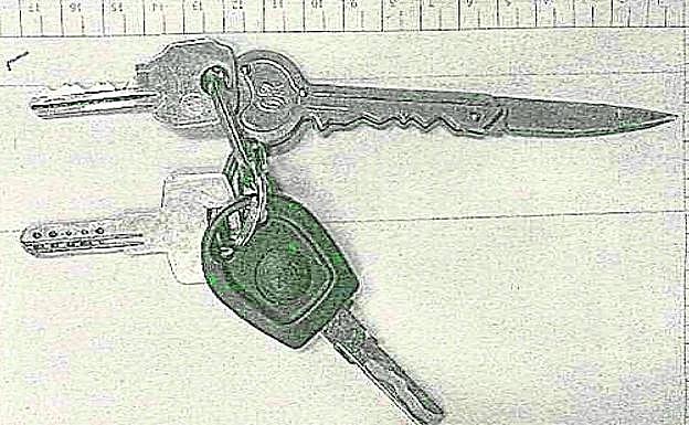 La navaja camuflada en una falsa llave que sirvió para segar la vida al joven.