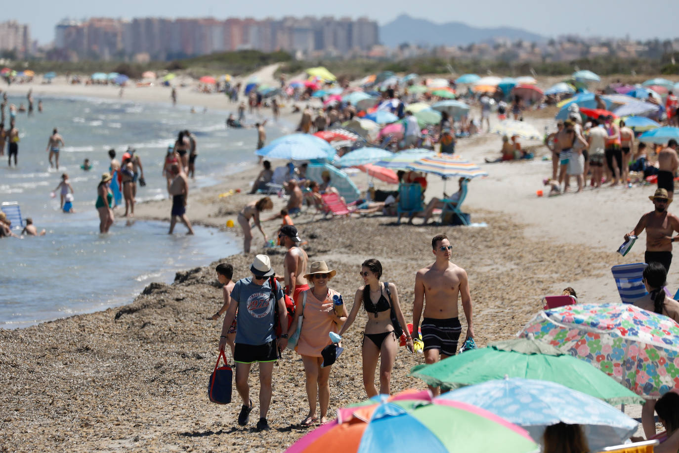 Fotos: Las playas de la Región se llenan el primer fin de semana sin estado de alarma