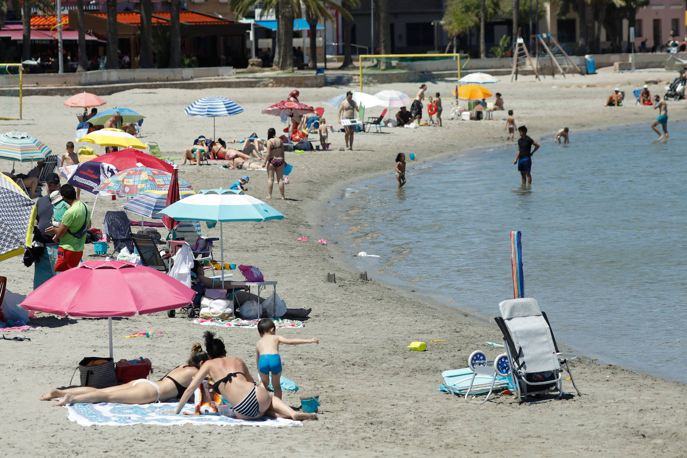 Fotos: Las playas de la Región se llenan el primer fin de semana sin estado de alarma