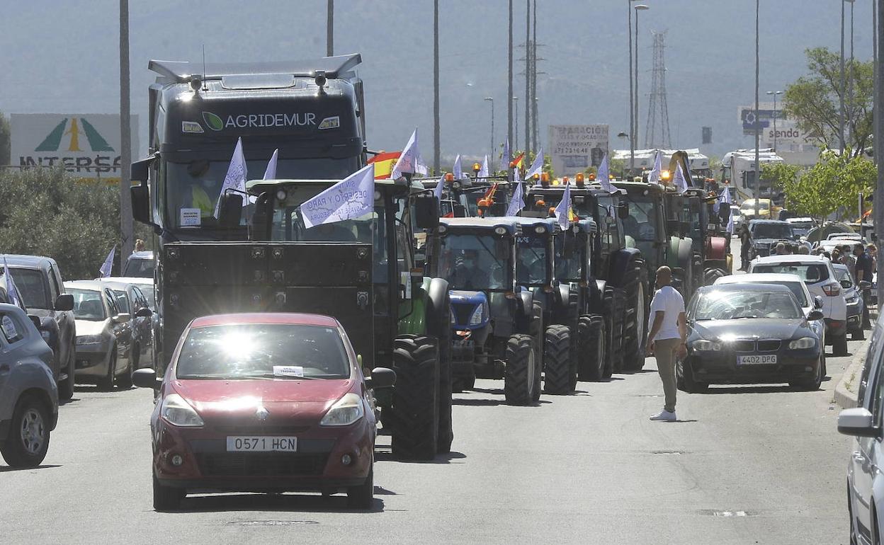 Caravana del pasado sábado en Alcantarilla en defensa del Trasvase, una de las 16 marchas que hubo ese día. 