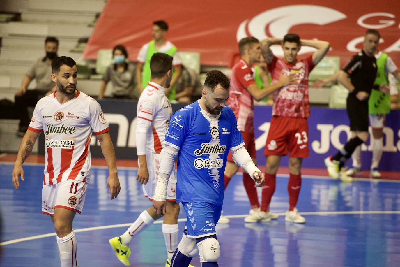 Fotos: ElPozo sacude la fe del Jimbee