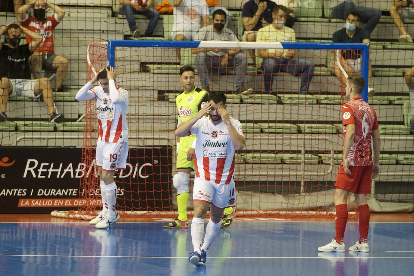 Fotos: ElPozo sacude la fe del Jimbee