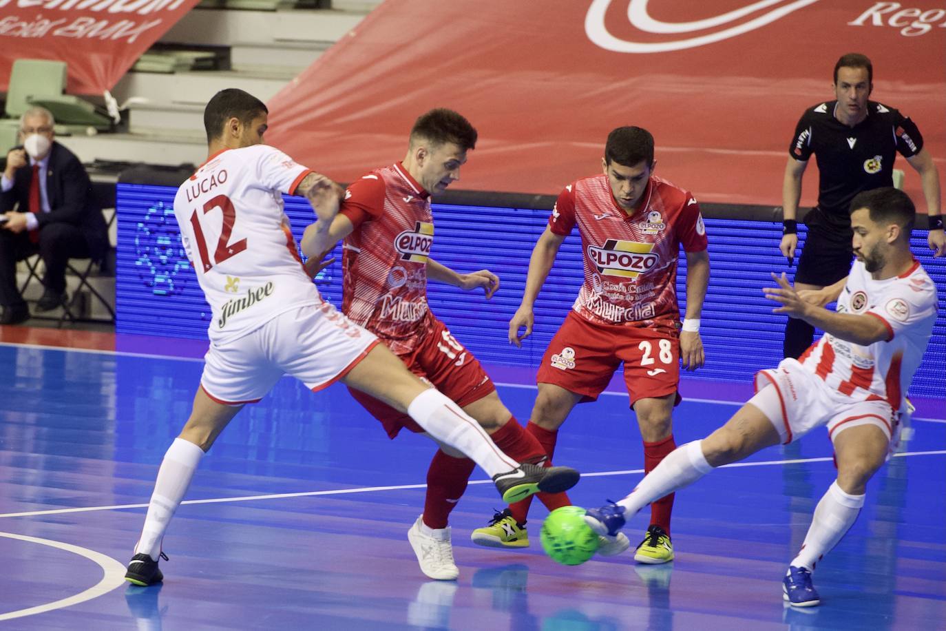 Fotos: ElPozo sacude la fe del Jimbee