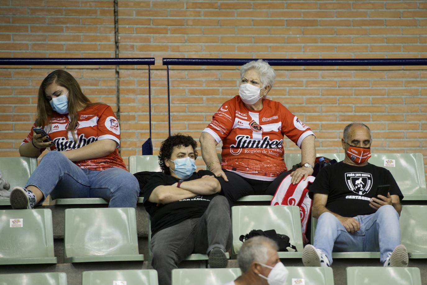 Fotos: ElPozo sacude la fe del Jimbee