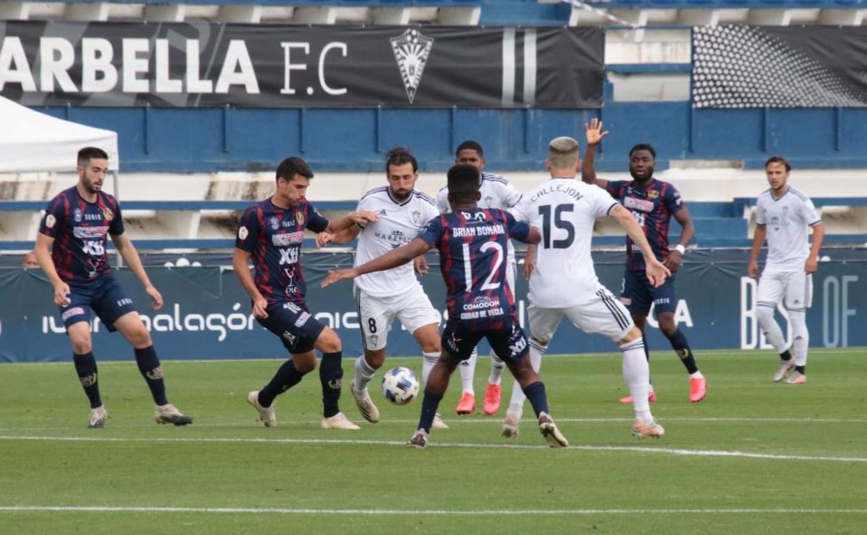 Instante del encuentro entre el Marbella y el Yeclano.