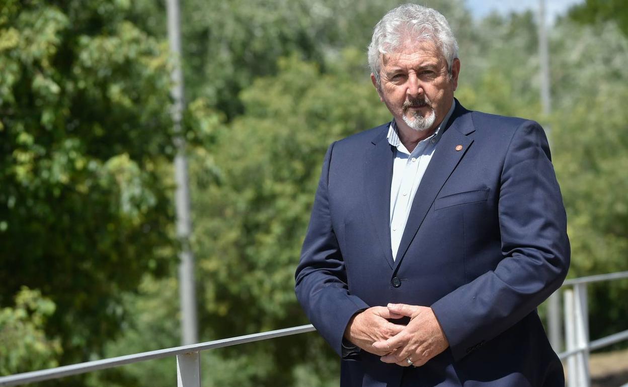 Pedro Juan Martín Castejón, en el campus universitario de Espinardo. 