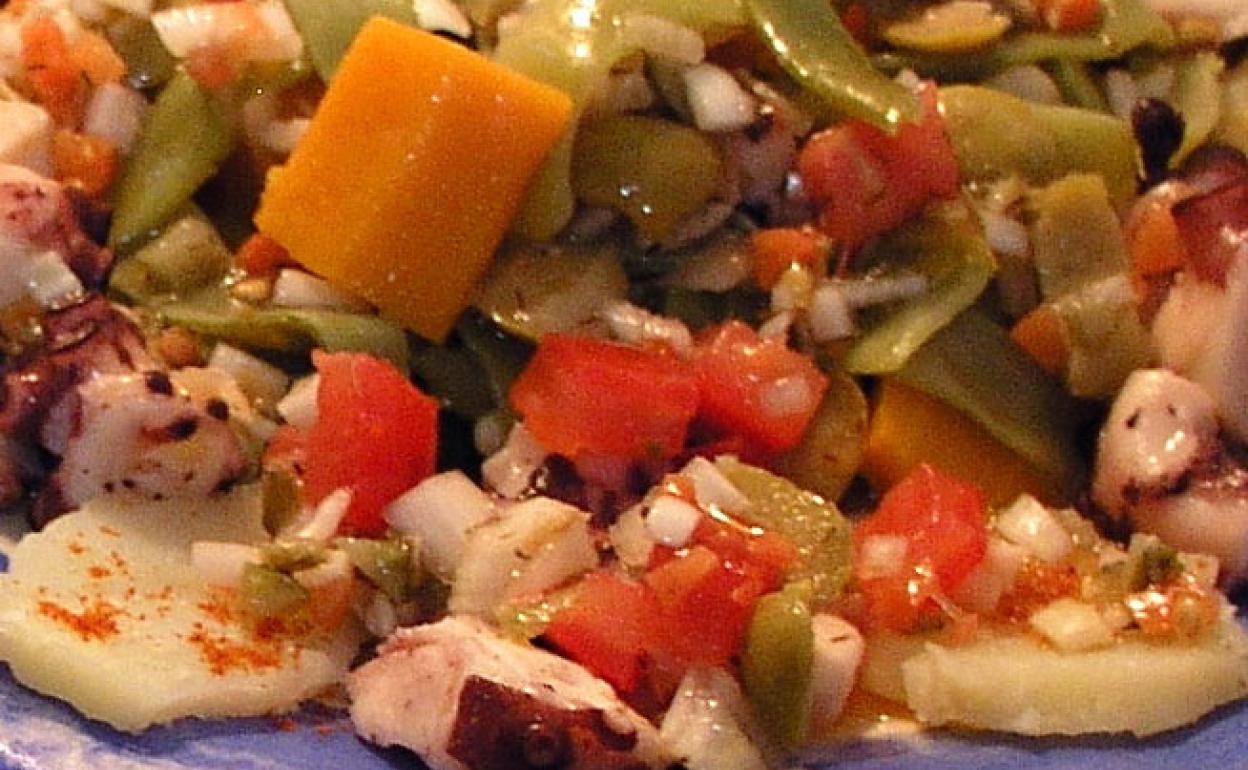 Ensalada de pulpo cocido con verduritas
