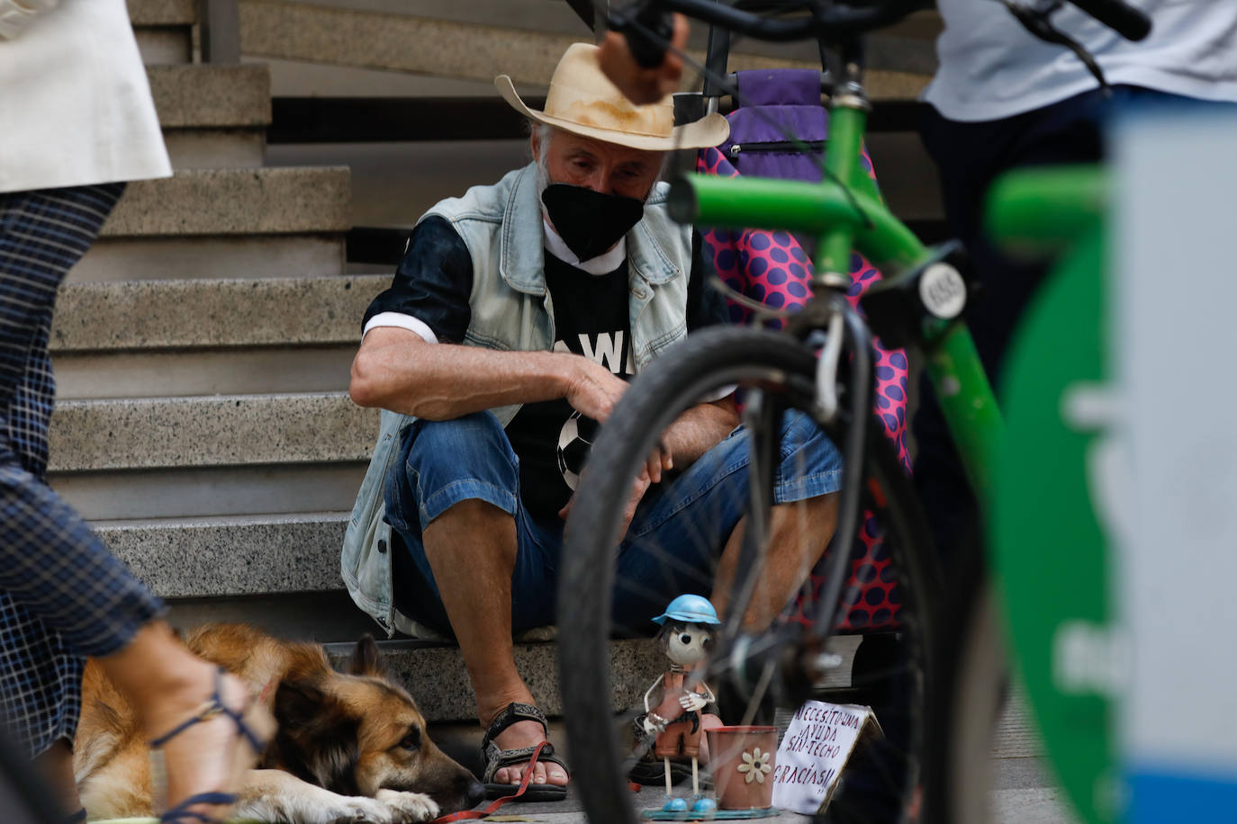 Fotos: Los sintecho proliferan en el centro de Murcia atraídos por el buen tiempo y la oferta laboral agrícola