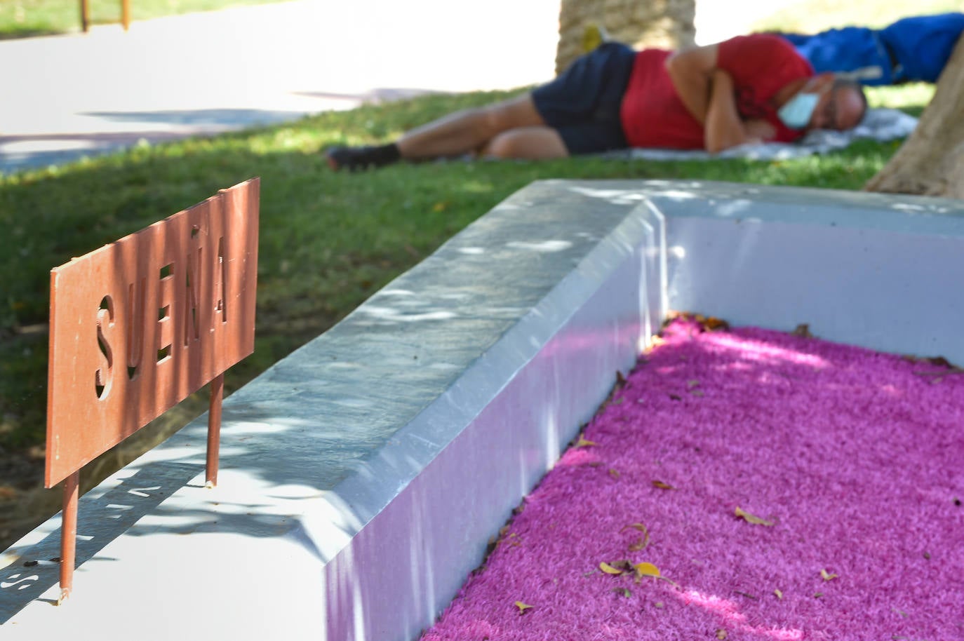 Fotos: Los sintecho proliferan en el centro de Murcia atraídos por el buen tiempo y la oferta laboral agrícola