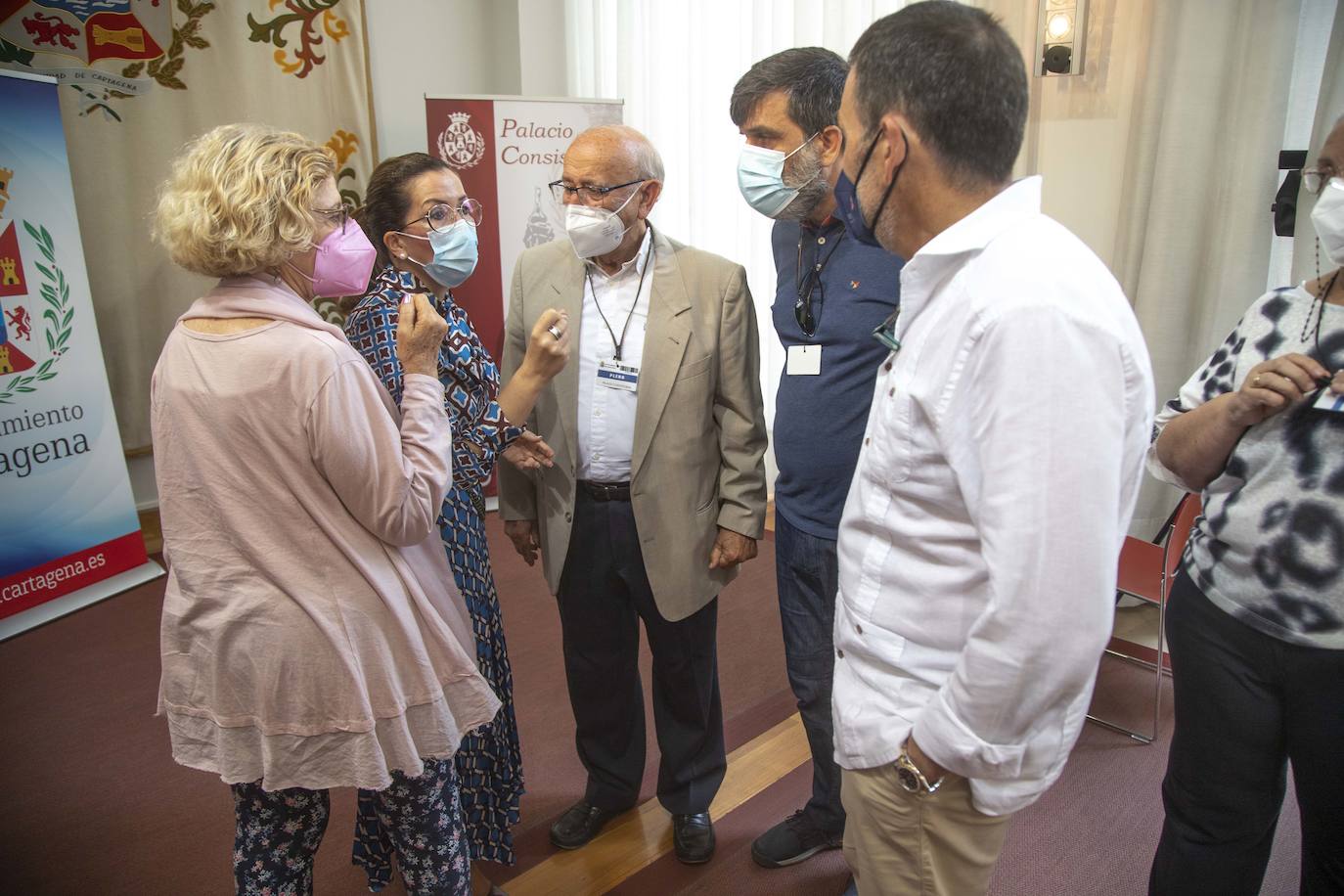 Fotos: El Pleno de Cartagena se une contra el derribo de casas para continuar el paseo de Cabo de Palos
