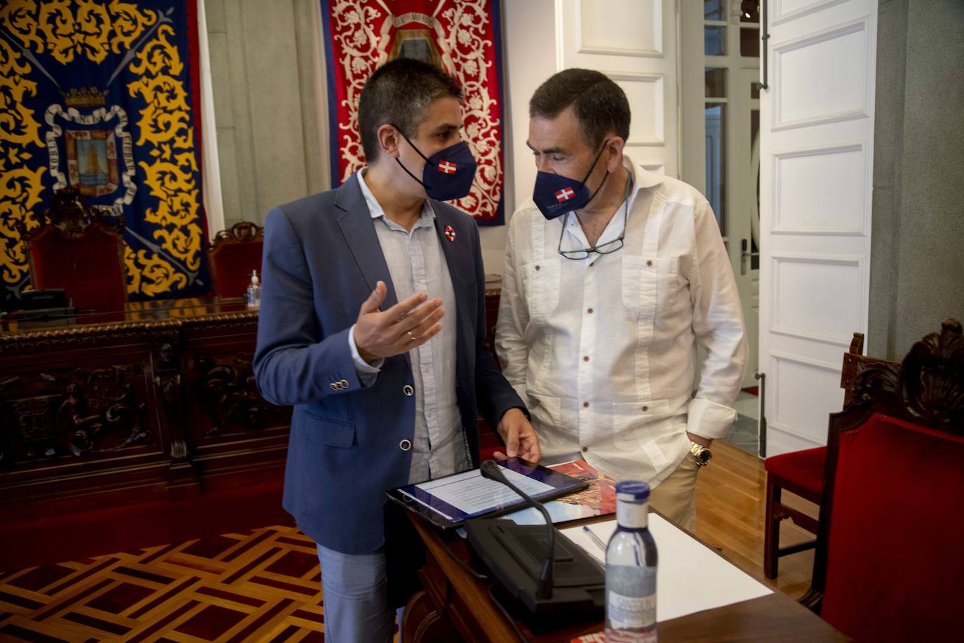 Fotos: El Pleno de Cartagena se une contra el derribo de casas para continuar el paseo de Cabo de Palos