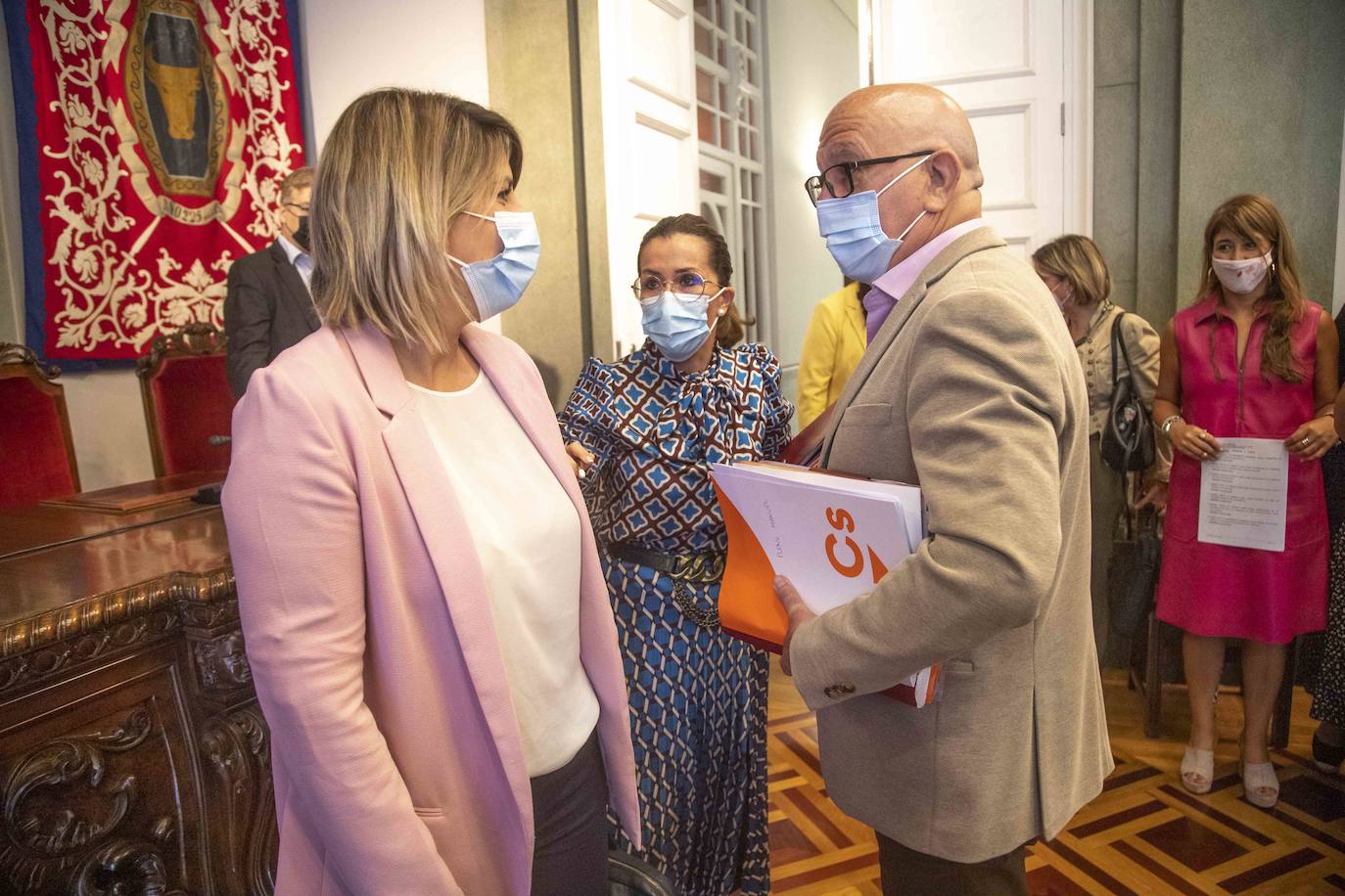 Fotos: El Pleno de Cartagena se une contra el derribo de casas para continuar el paseo de Cabo de Palos