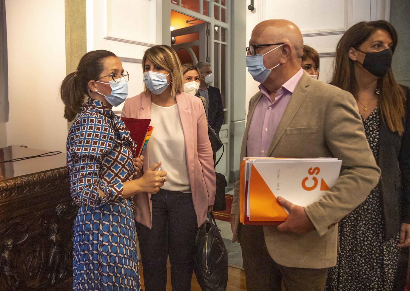 Fotos: El Pleno de Cartagena se une contra el derribo de casas para continuar el paseo de Cabo de Palos