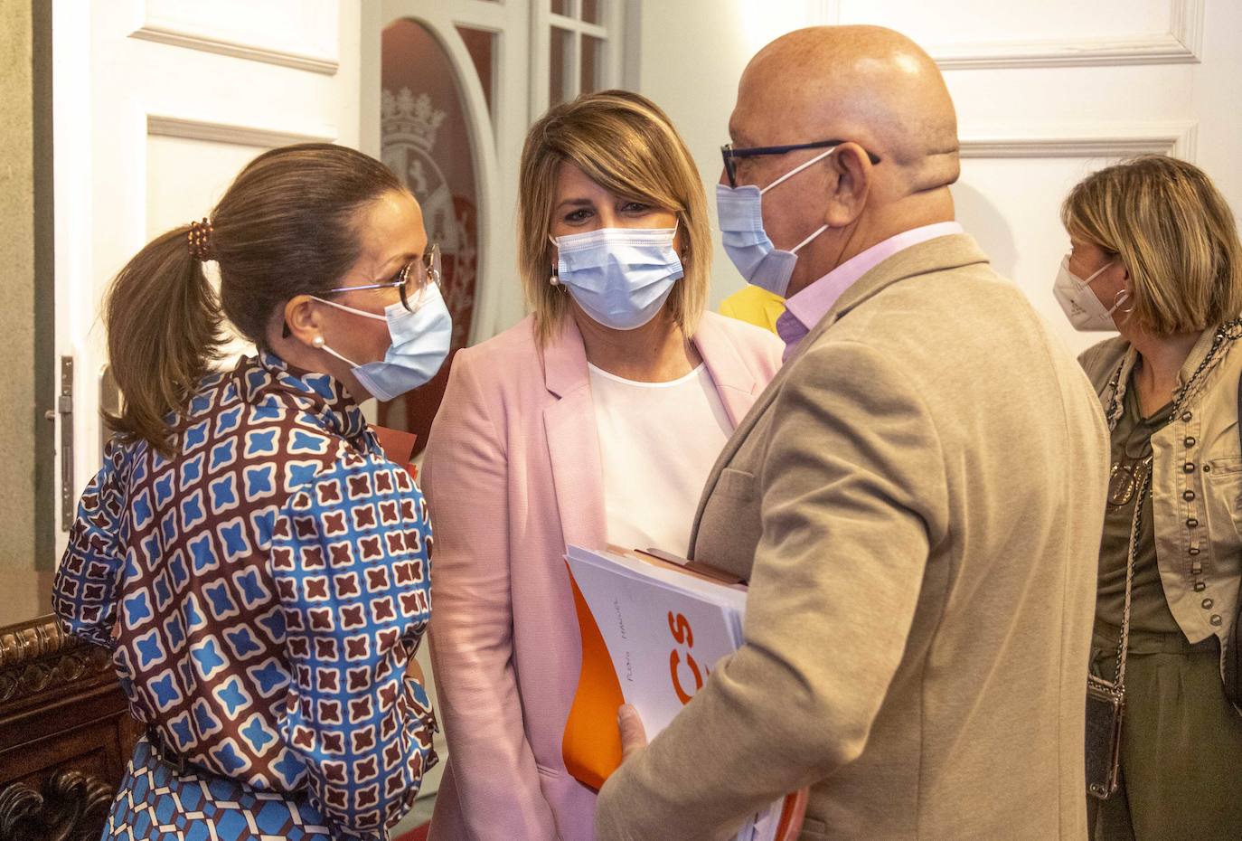 Fotos: El Pleno de Cartagena se une contra el derribo de casas para continuar el paseo de Cabo de Palos