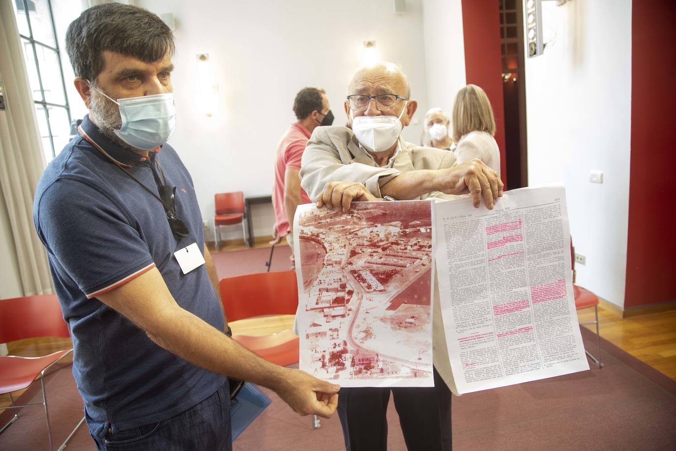 Fotos: El Pleno de Cartagena se une contra el derribo de casas para continuar el paseo de Cabo de Palos