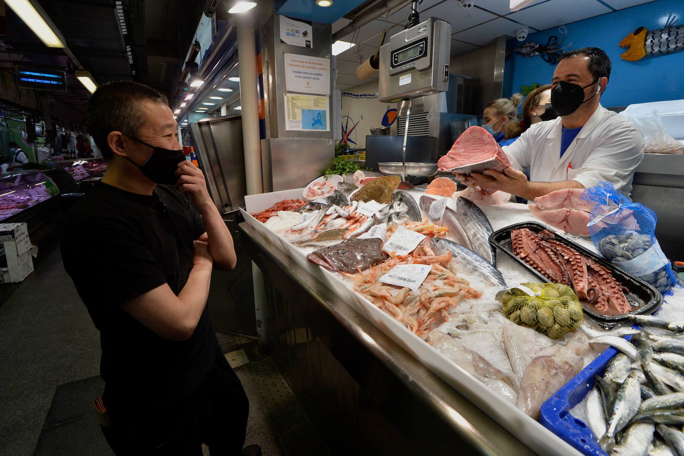 Fotos: Así prepara el chef Makoto Himeno el pescado que sirve en su restaurante