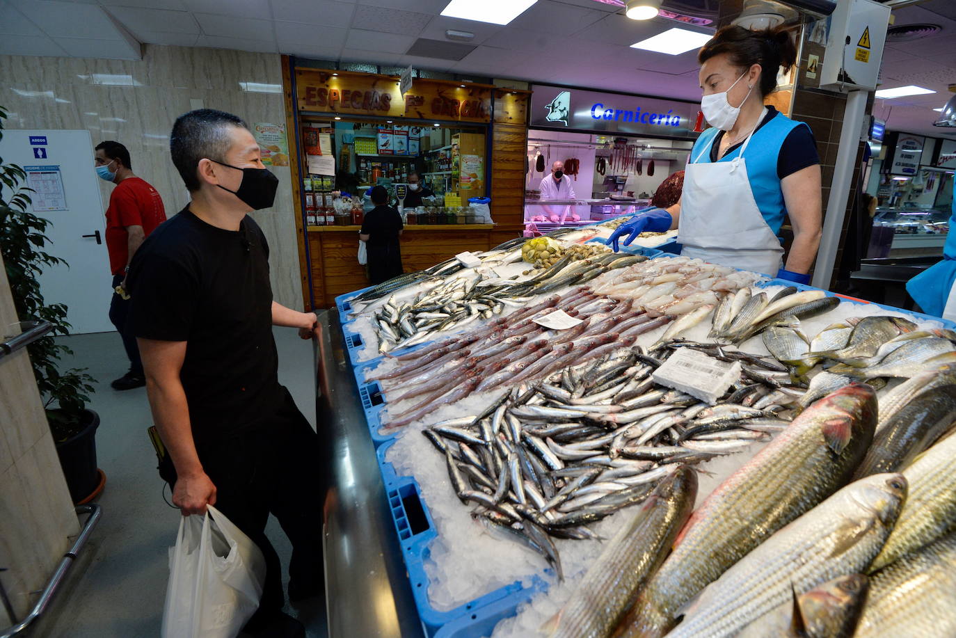 Fotos: Así prepara el chef Makoto Himeno el pescado que sirve en su restaurante