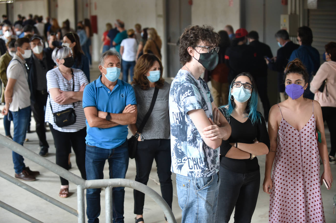 Fotos: Vacunaciones con Pfizer en el Enrique Roca este viernes 28 de mayo