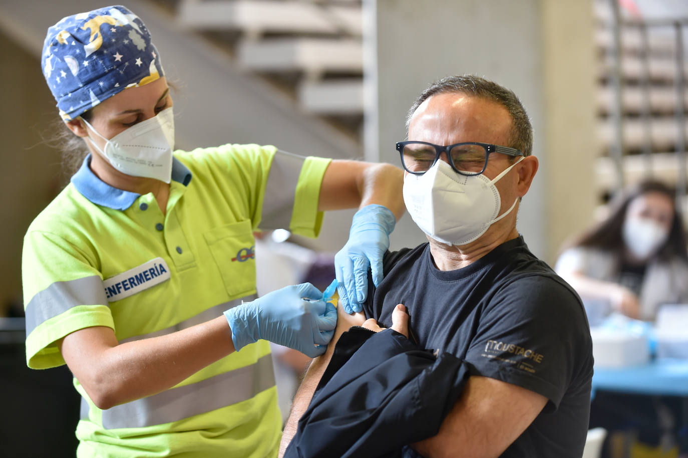 Fotos: Vacunaciones con Pfizer en el Enrique Roca este viernes 28 de mayo