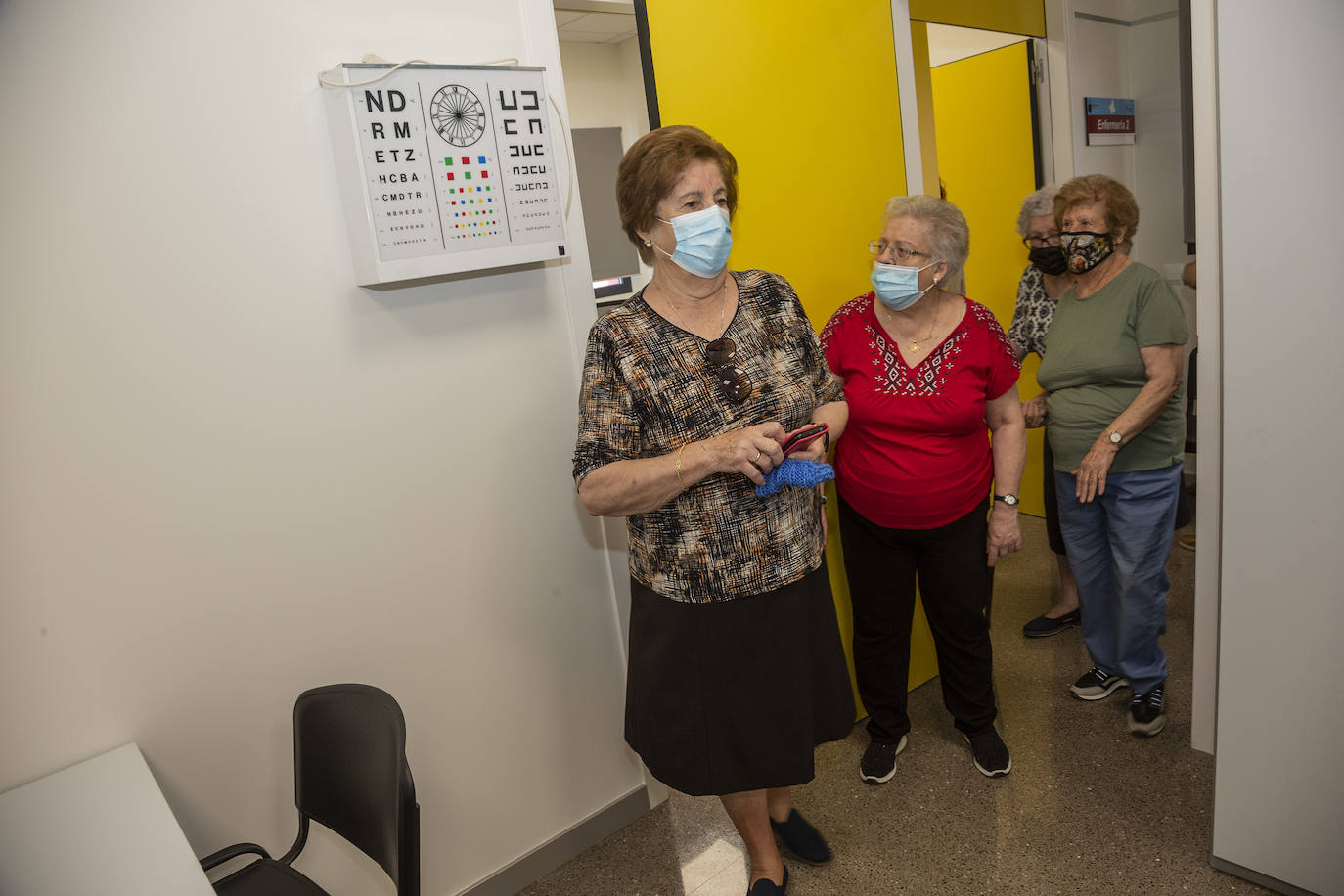 Fotos:  López Miras durante la inauguración del nuevo consultorio médico de Santa Ana, en Cartagena