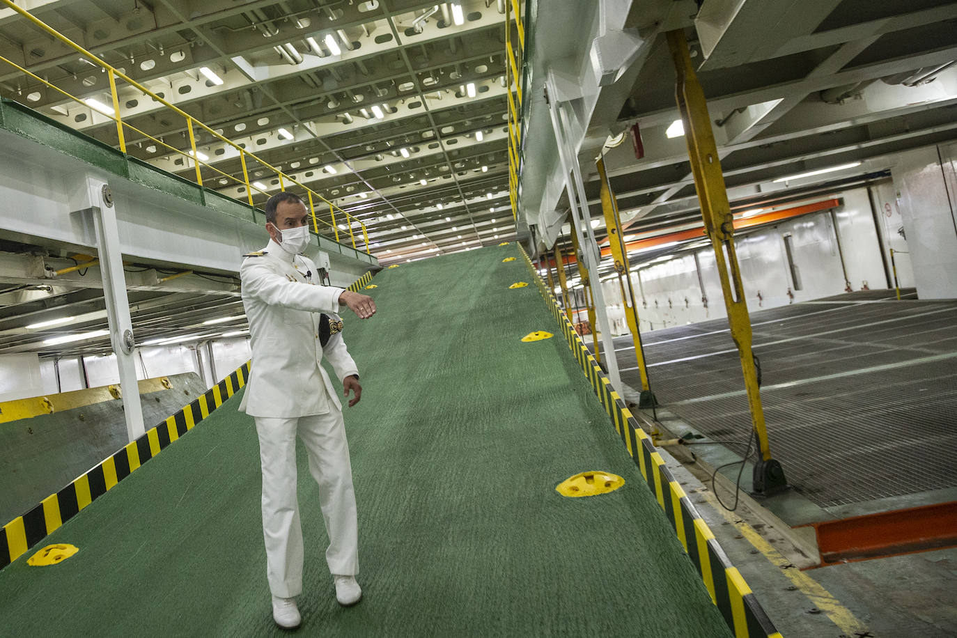 Fotos: El nuevo buque del Ejército de Tierra, &#039;Ysabel&#039;, será operado por la Armada