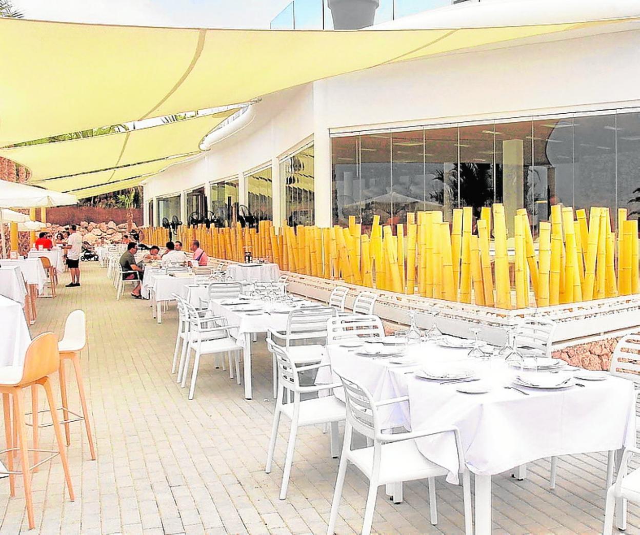 Una de las zonas exteriores del Magia Beach. 