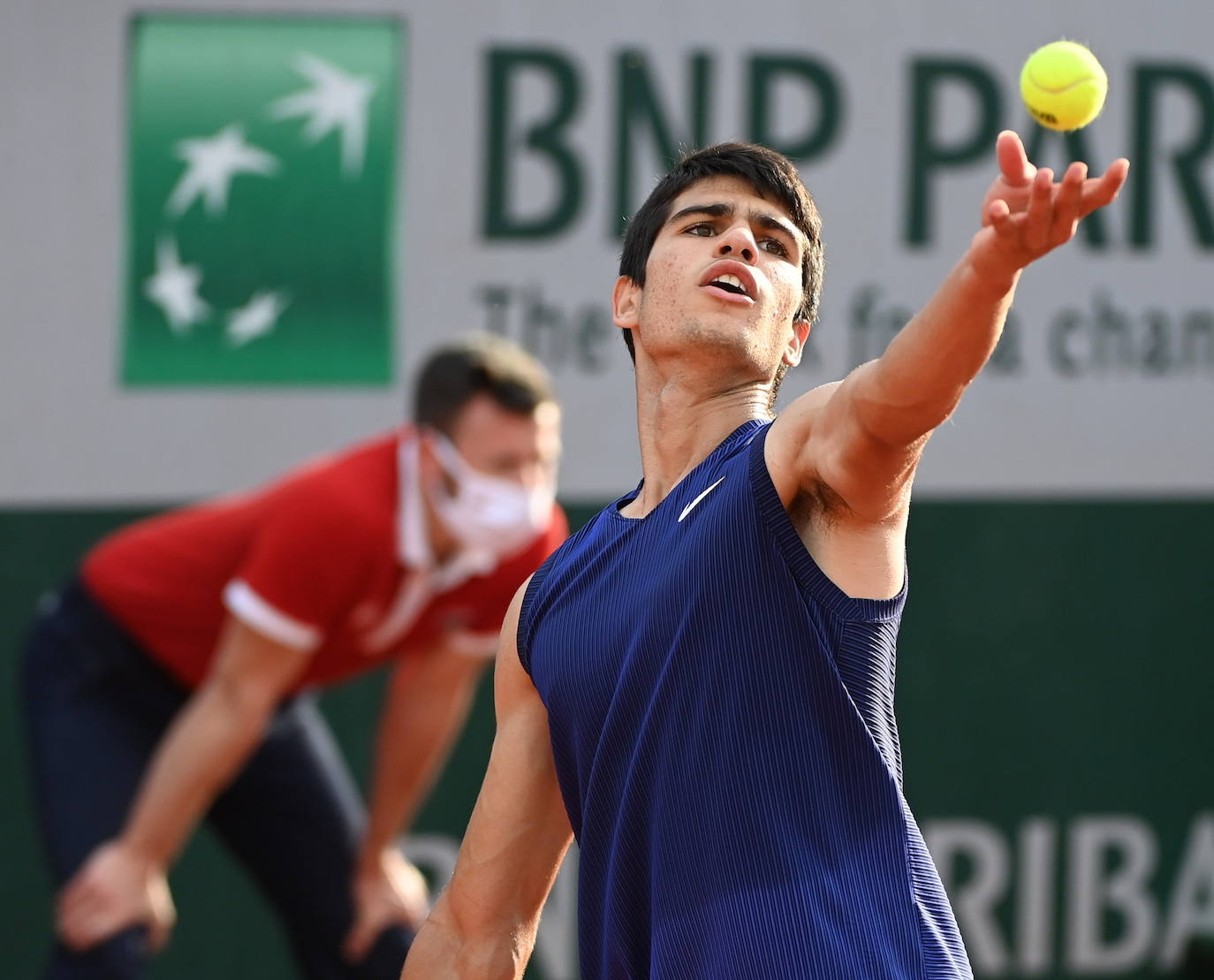 Fotos: Alcaraz desarma a Basilashvili y peleará por colarse en octavos de Roland Garros