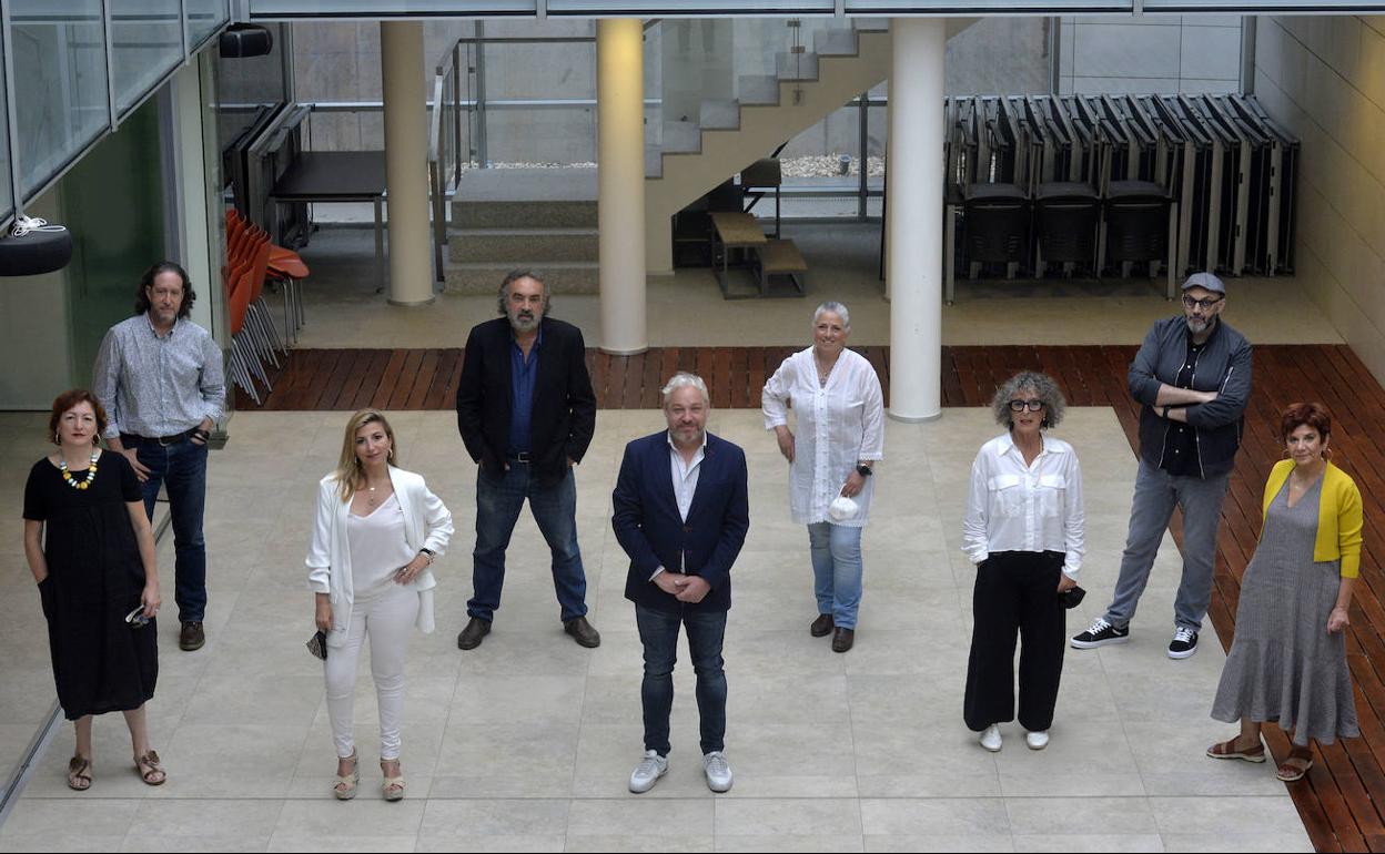 Charo Guarino, Jerónimo Tristante, Lola Gracia, Manuel Moyano, Ginés Campillo, Inma Pelegrín, Lola López Mondéjar, Miguel Ángel Hernández y Marisa López Soria, este sábado. 