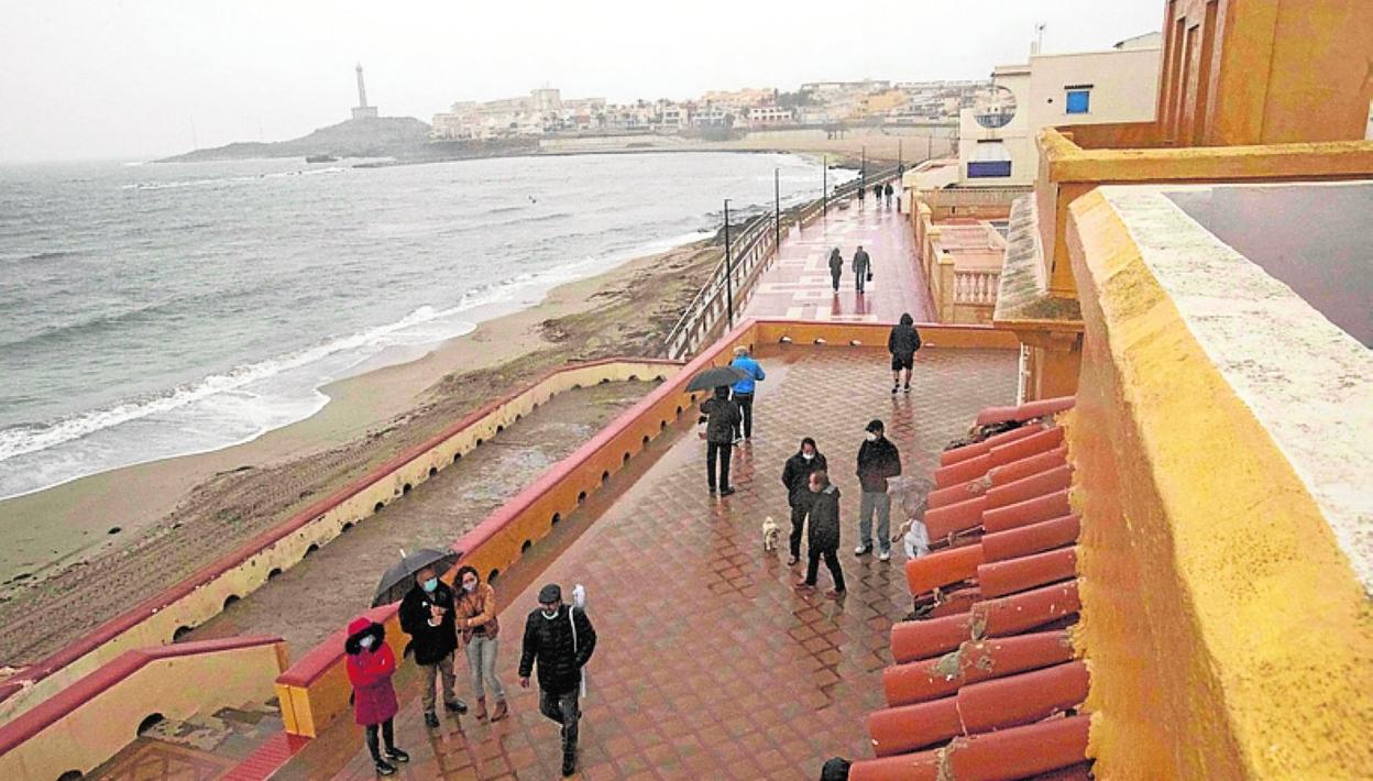 Porche de la casa de los Luque, junto al paseo marítimo. 