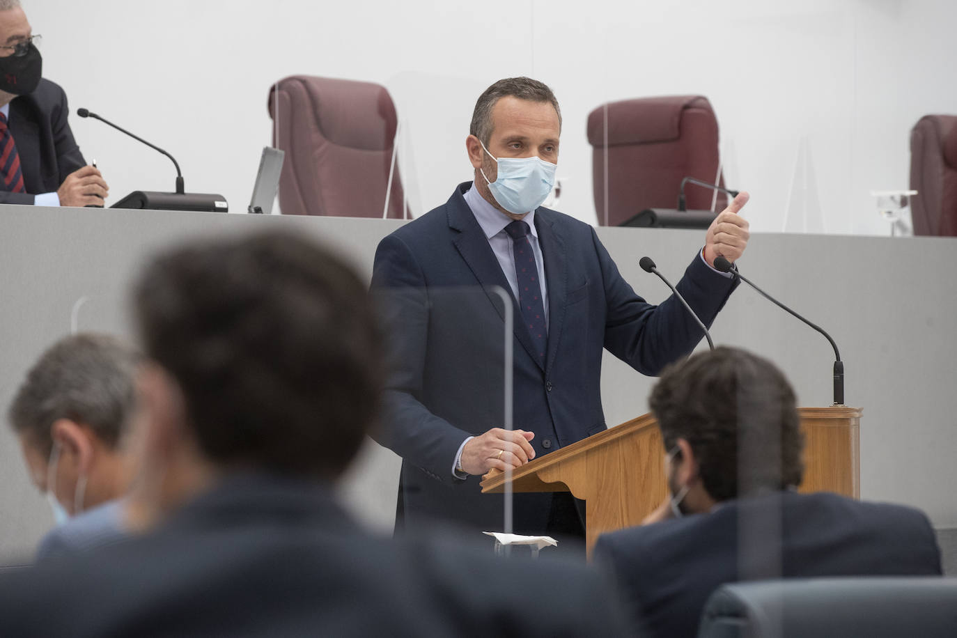 Fotos: La Asamblea aprueba los Presupuestos de 2021 con los votos del PP y los expulsados de Cs y Vox