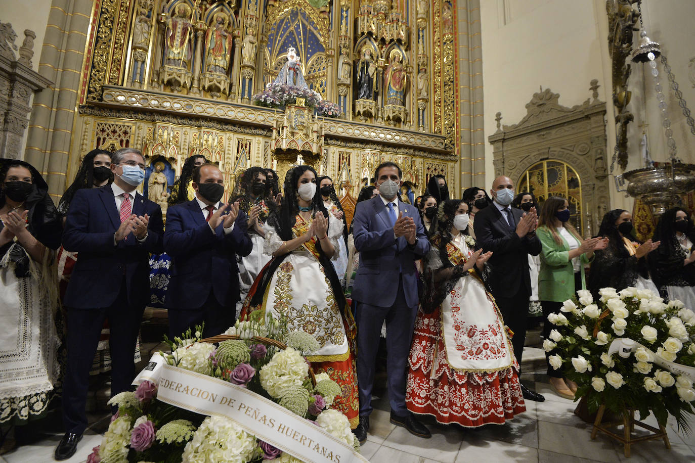 Fotos: Las candidatas a Reina de la Huerta de Murcia realizan la tradicional ofrenda floral en la Catedral