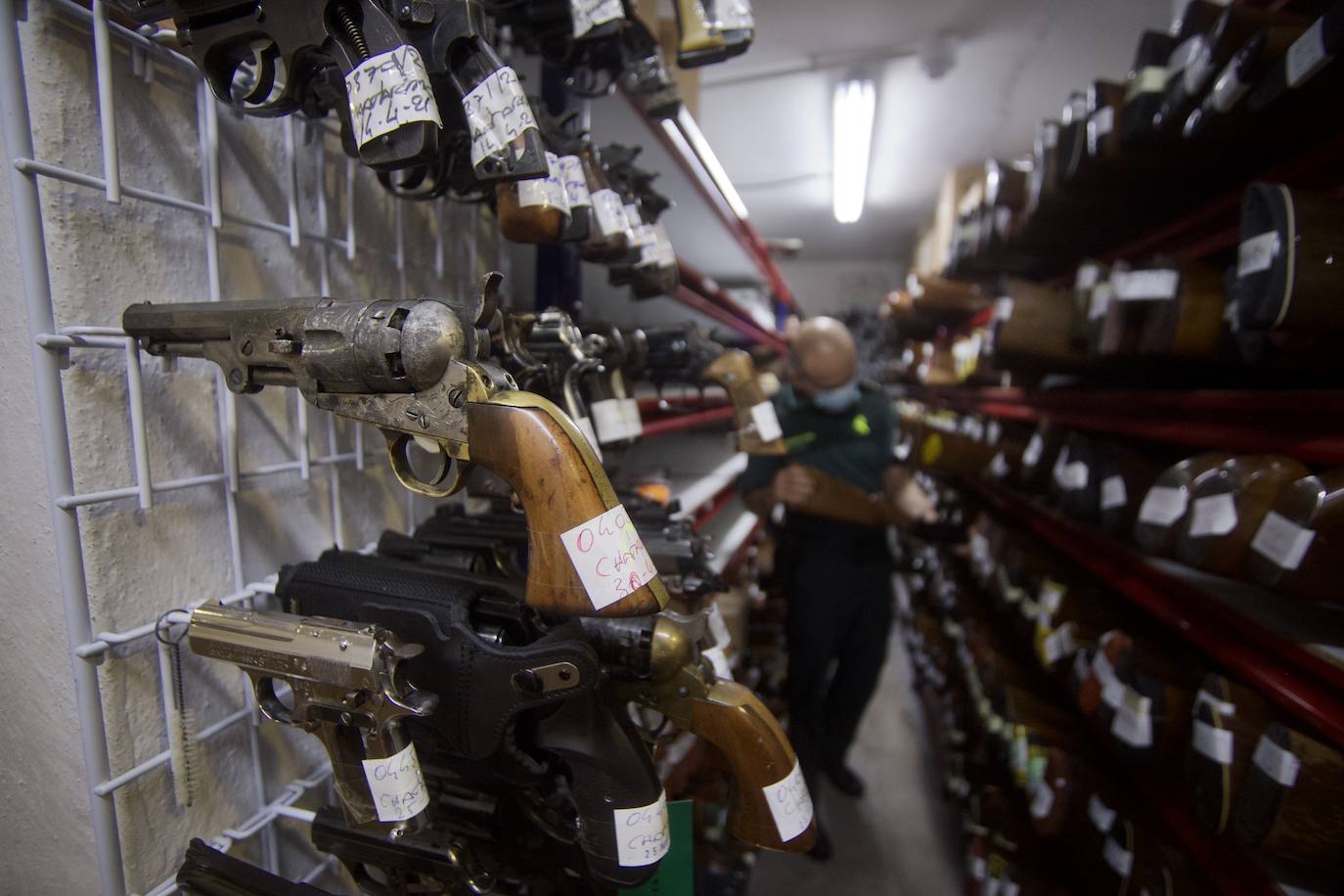Fotos: La Intervención de Armas de la Guardia Civil cumple 35 años