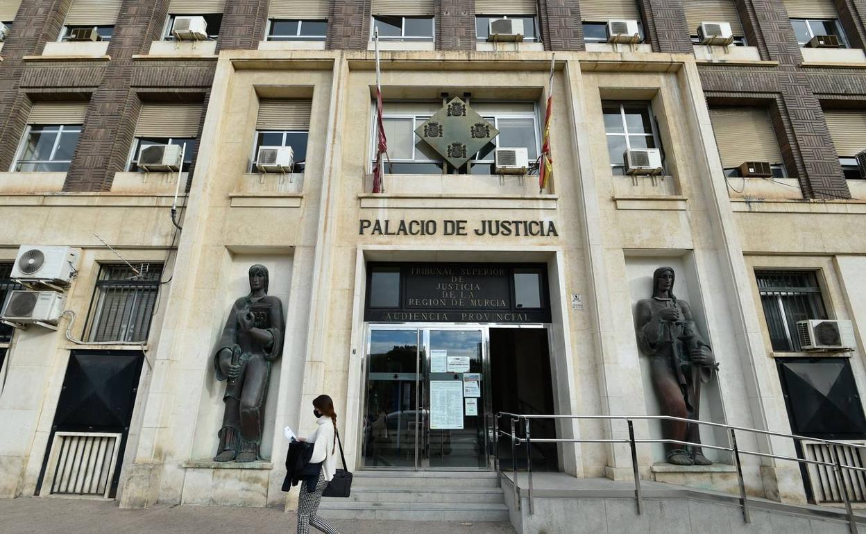 Imagen de archivo del Palacio de Justicia de Murcia. 