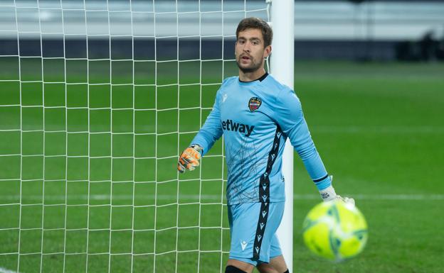 Aitor Fernández, durante un partido con el Levante. 