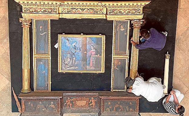 El equipo de CeartUM recompone el retablo del siglo XVI descubierto por piezas en los fondos del Museo Diocesano de Arte Sacro de Orihuela y de la Catedral de la localidad alicantina. 