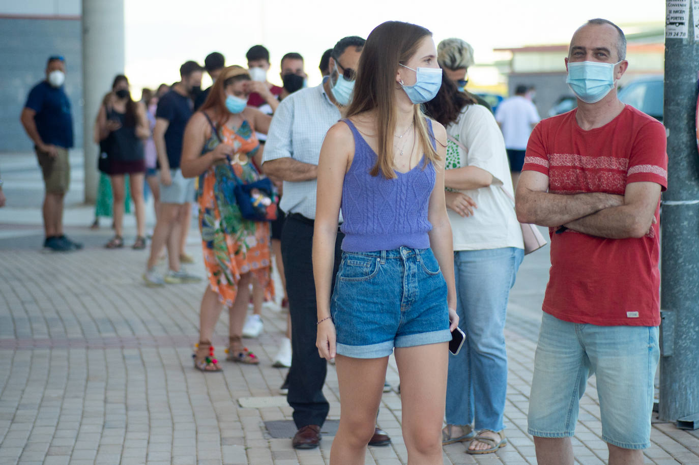 Fotos: Los Erasmus se vacunan este martes en el Enrique Roca