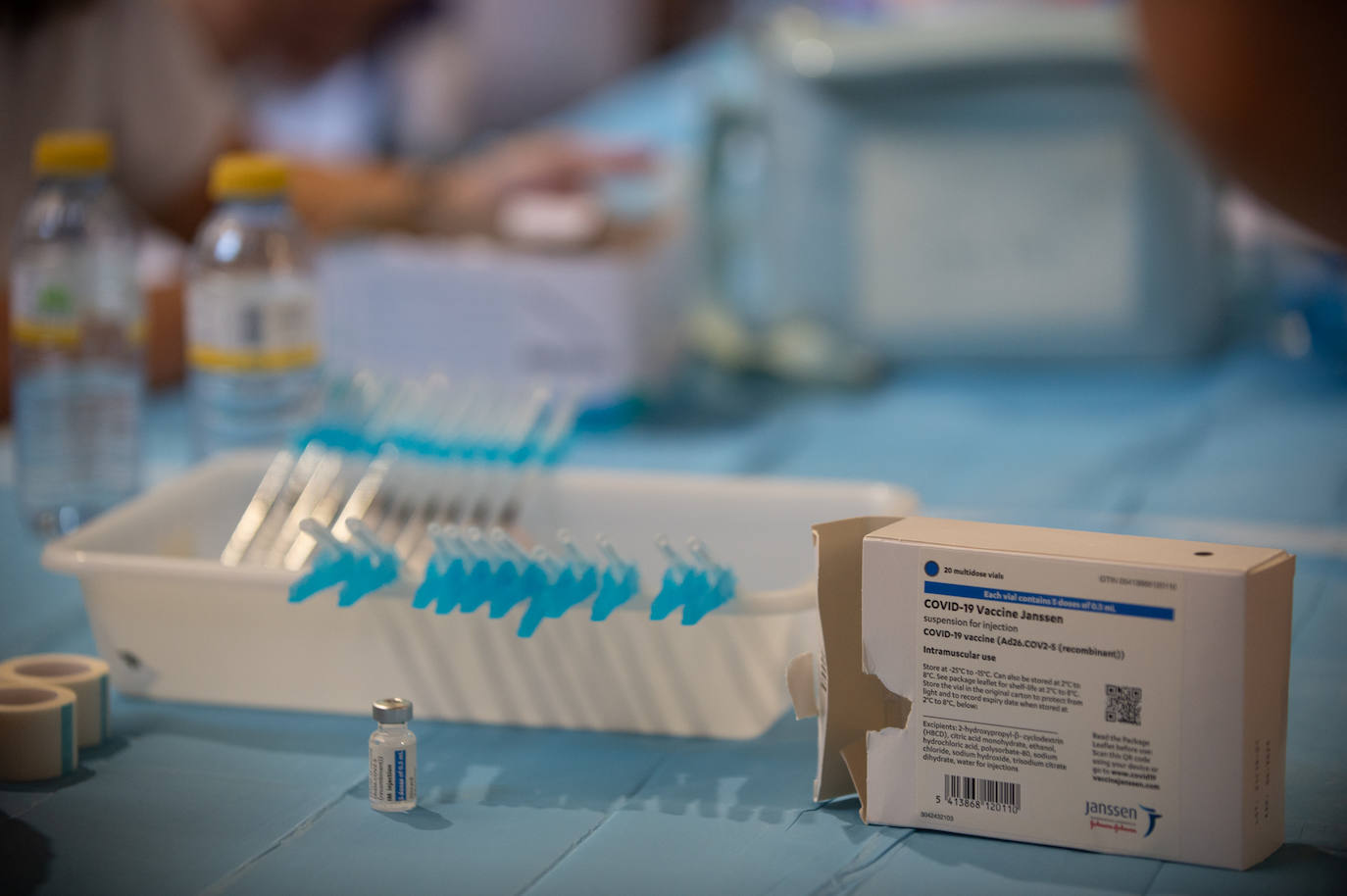 Fotos: Los Erasmus se vacunan este martes en el Enrique Roca