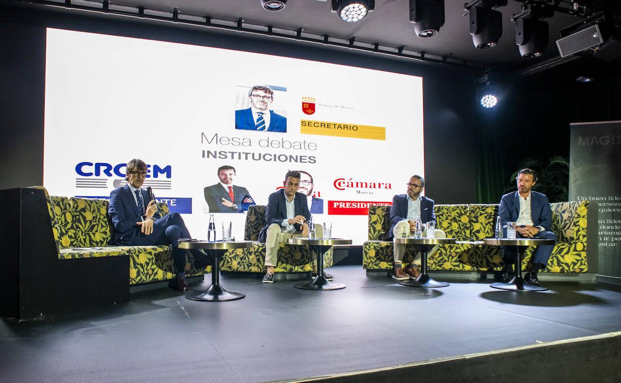 Luis Alberto Marín, Miguel López, Miguel López Abad y Alfonso Hernández, durante la mesa redonda celebrada en Odiseo. 