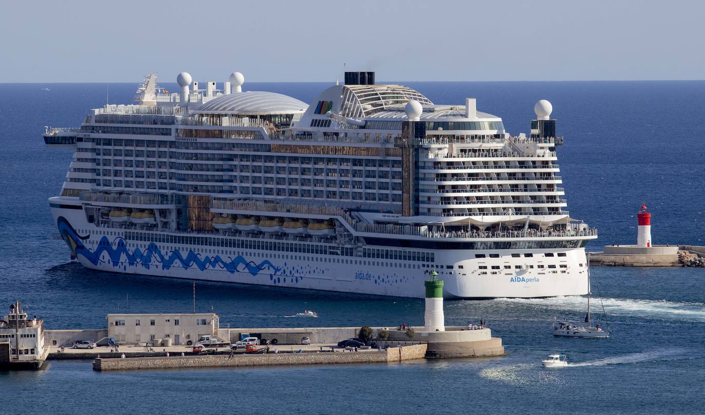 Fotos: El crucero Aída realiza la primera escala en el Puerto de Cartagena tras la pandemia