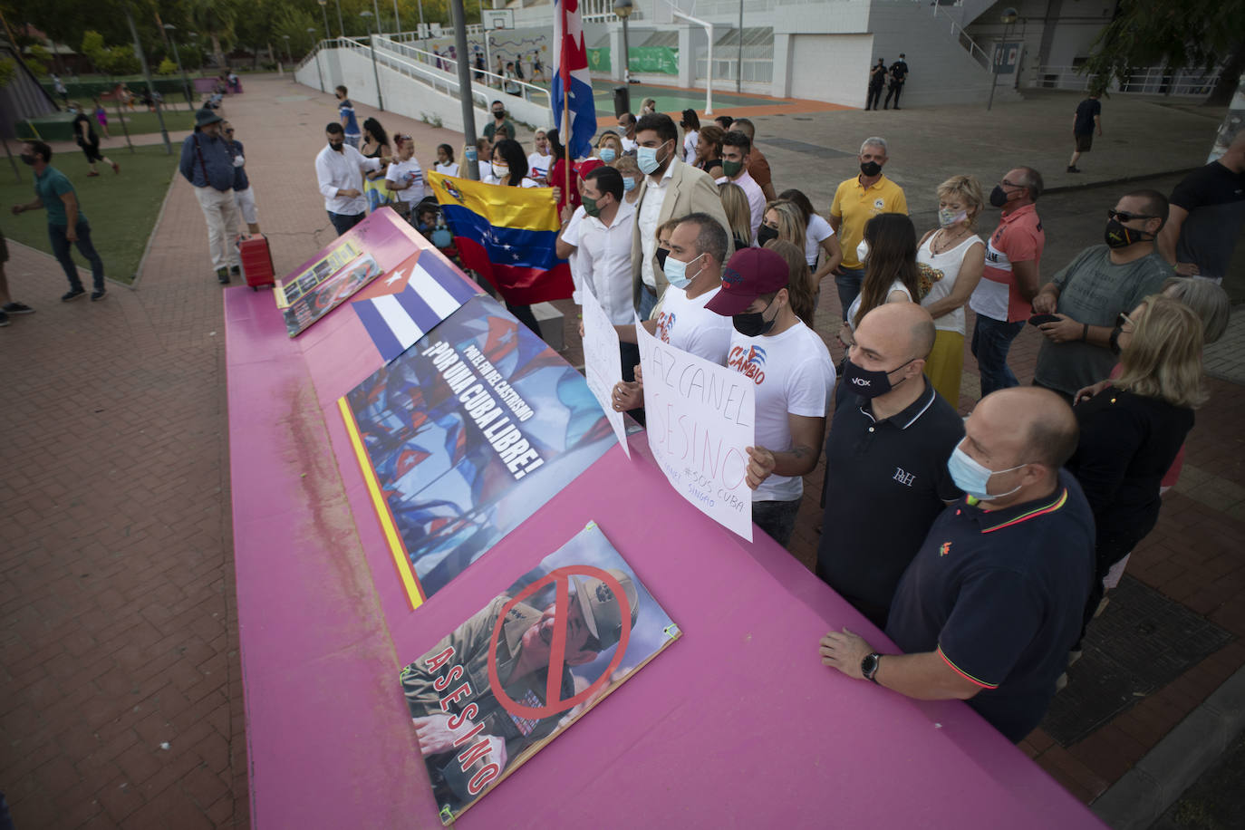 Fotos: Apoyo al pueblo cubano
