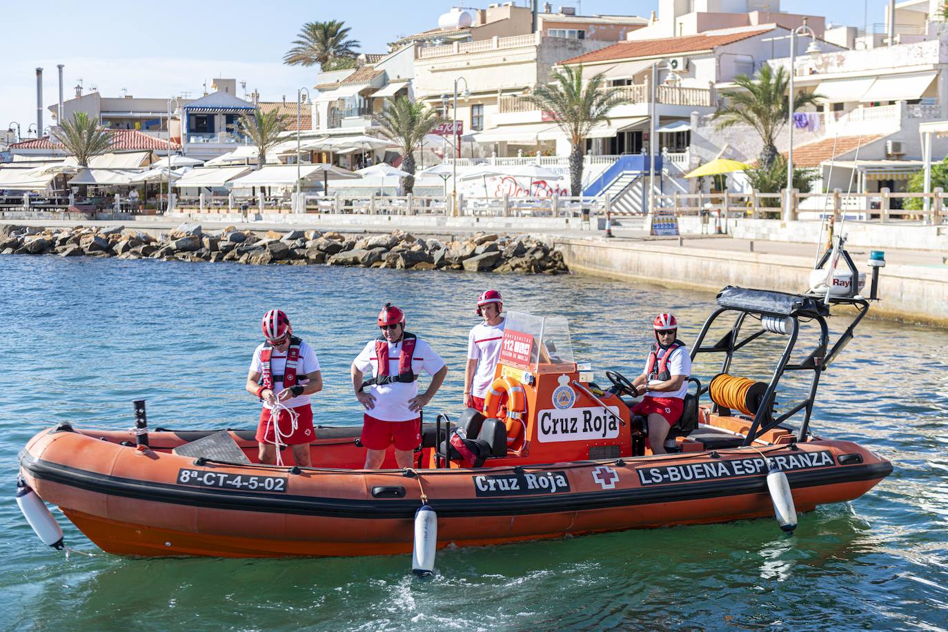 Fotos: Simulacro de un accidente de actividad subacuática en Cabo de Palos coordinado por Salvamento Marítimo