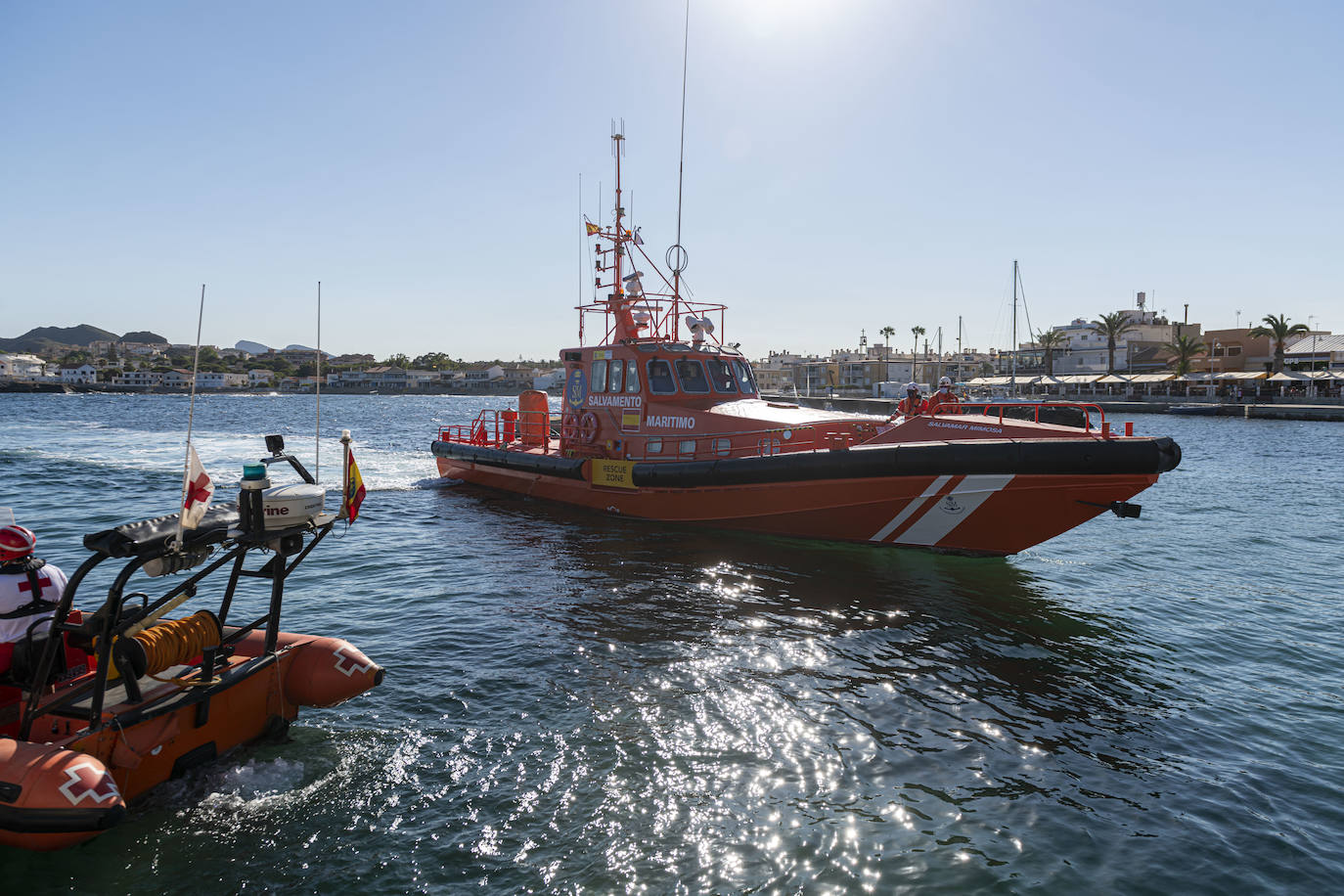 Fotos: Simulacro de un accidente de actividad subacuática en Cabo de Palos coordinado por Salvamento Marítimo