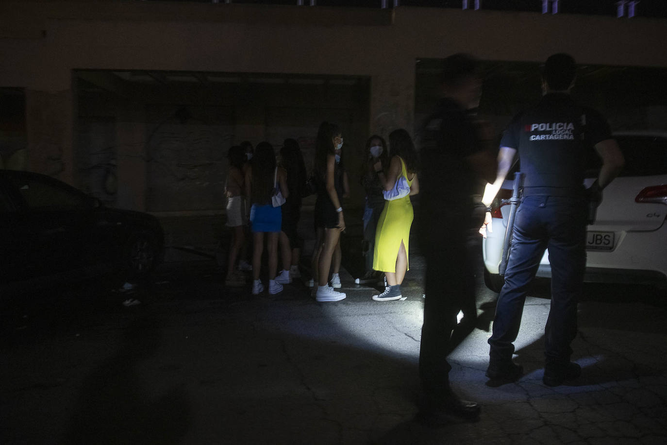 Fotos: Terrazas a rebosar en Cabo de Palos pese al aumento del dispositivo policial