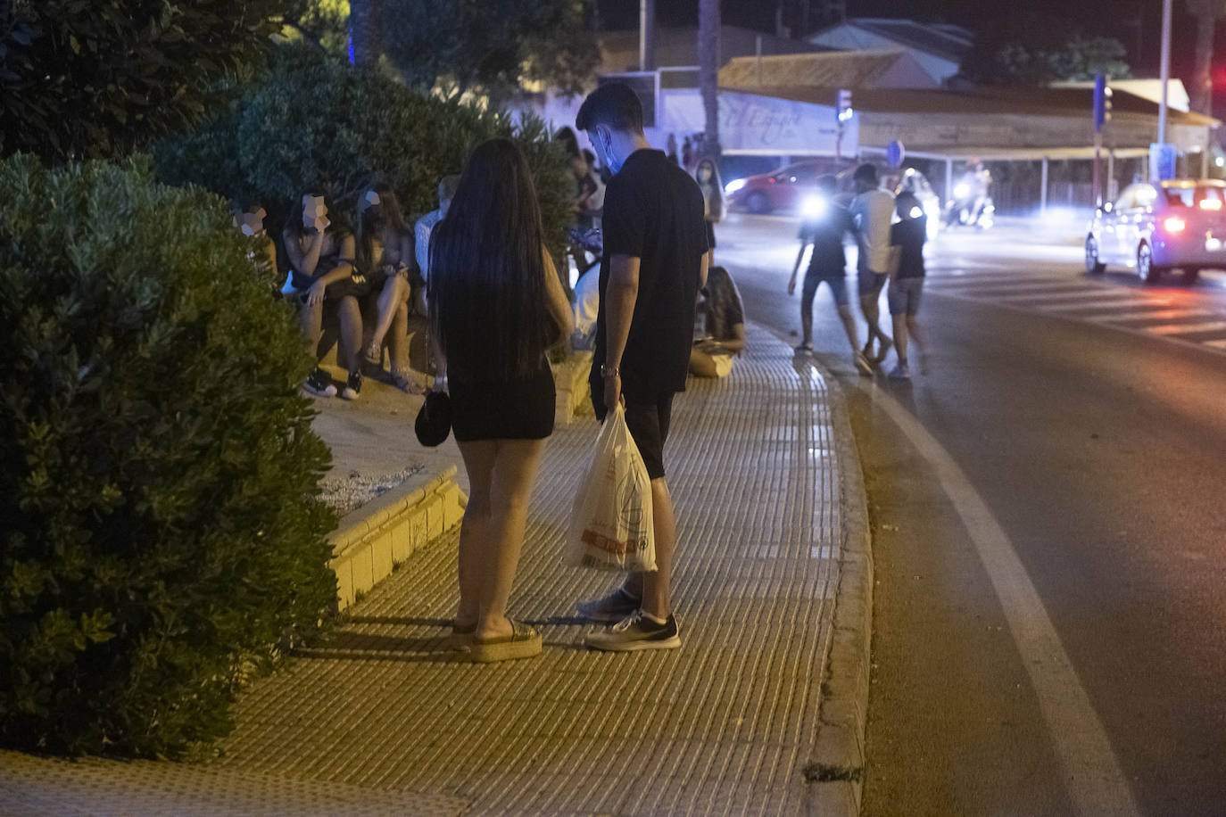 Fotos: Terrazas a rebosar en Cabo de Palos pese al aumento del dispositivo policial