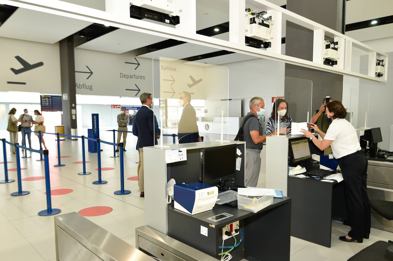 Fotos: El aeropuerto de la Región busca nuevas rutas con Madrid, Galicia, Francia y Alemania