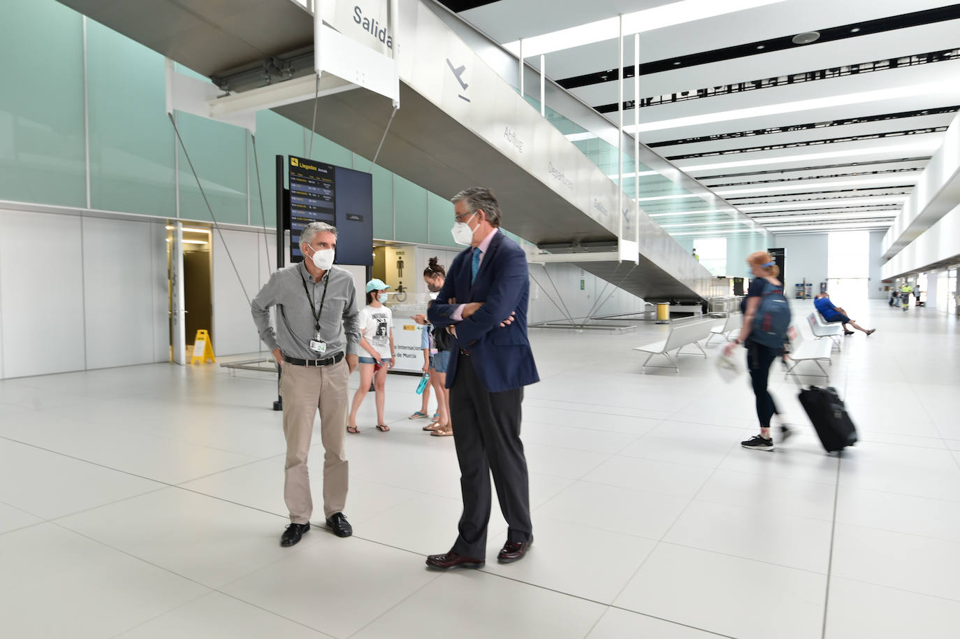 Fotos: El aeropuerto de la Región busca nuevas rutas con Madrid, Galicia, Francia y Alemania